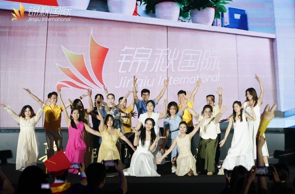 2025锦秋国际毕业典礼