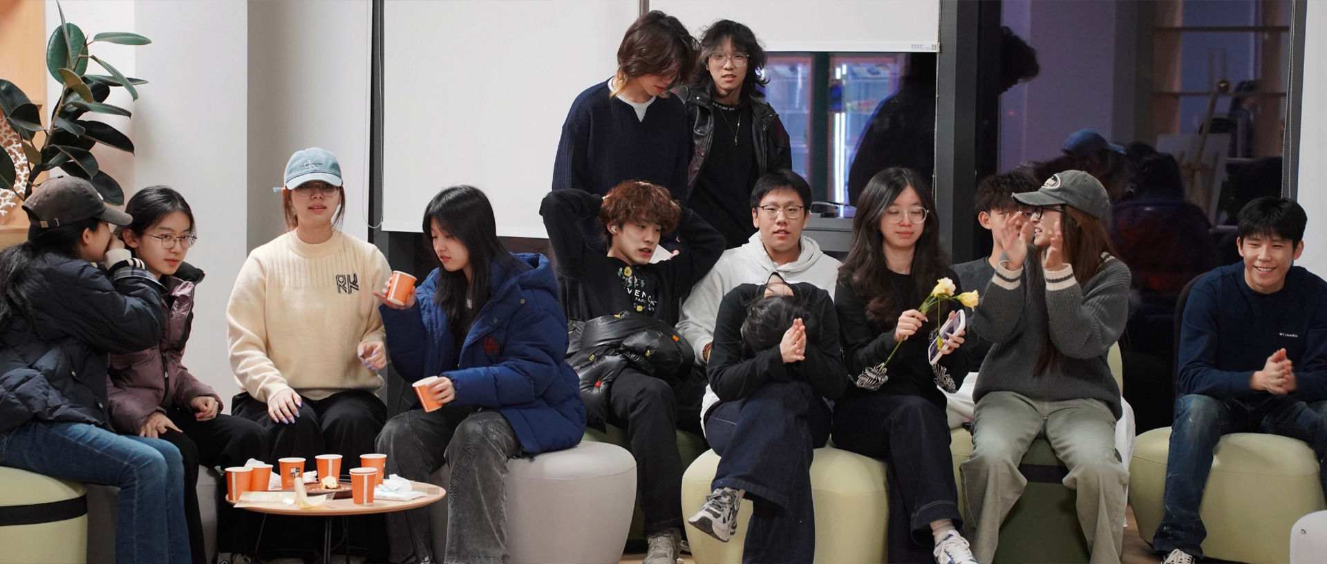 首页滚动